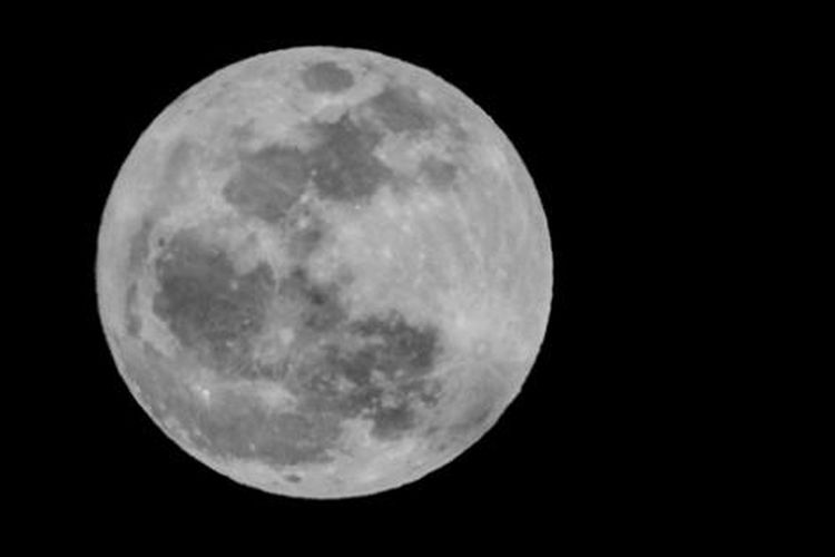 Detail Gambar Bulan Di Malam Hari Nomer 3