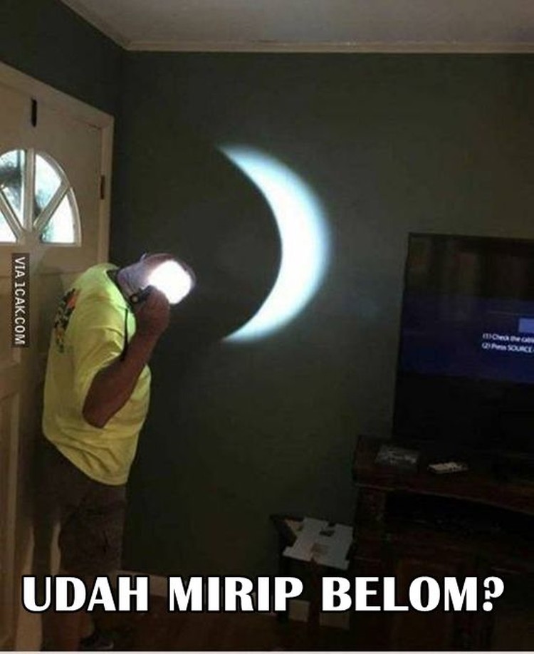 Detail Gambar Bulan Lucu Nomer 22