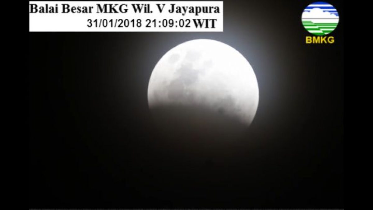 Detail Gambar Bulan Lucu Nomer 30