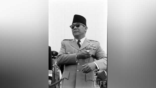 Detail Gambar Bung Karno Hitam Putih Nomer 36