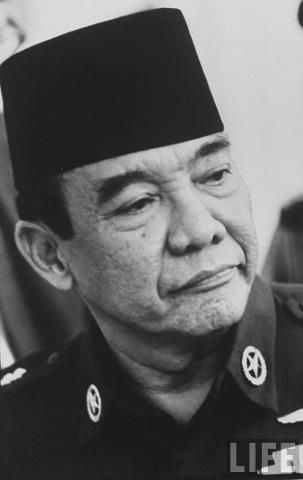 Detail Gambar Bung Karno Hitam Putih Nomer 39