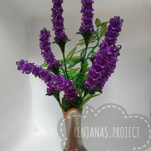 Detail Gambar Bunga Akrilik Lavender Nomer 55