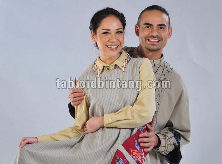 Detail Gambar Bunga Citra Lestari Dan Ashraf Sinclair Nomer 27