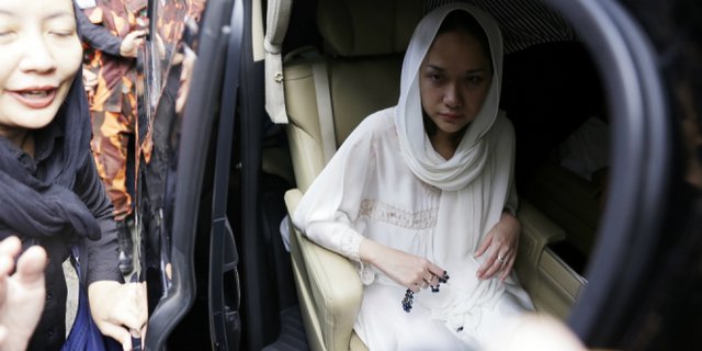 Detail Gambar Bunga Citra Lestari Dan Ashraf Sinclair Nomer 31