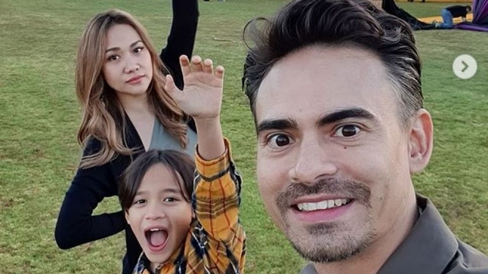 Detail Gambar Bunga Citra Lestari Dan Ashraf Sinclair Nomer 5