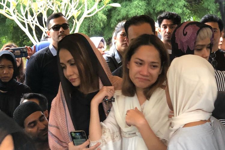 Detail Gambar Bunga Citra Lestari Dan Ashraf Sinclair Nomer 41