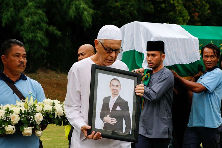 Detail Gambar Bunga Citra Lestari Dan Ashraf Sinclair Nomer 46
