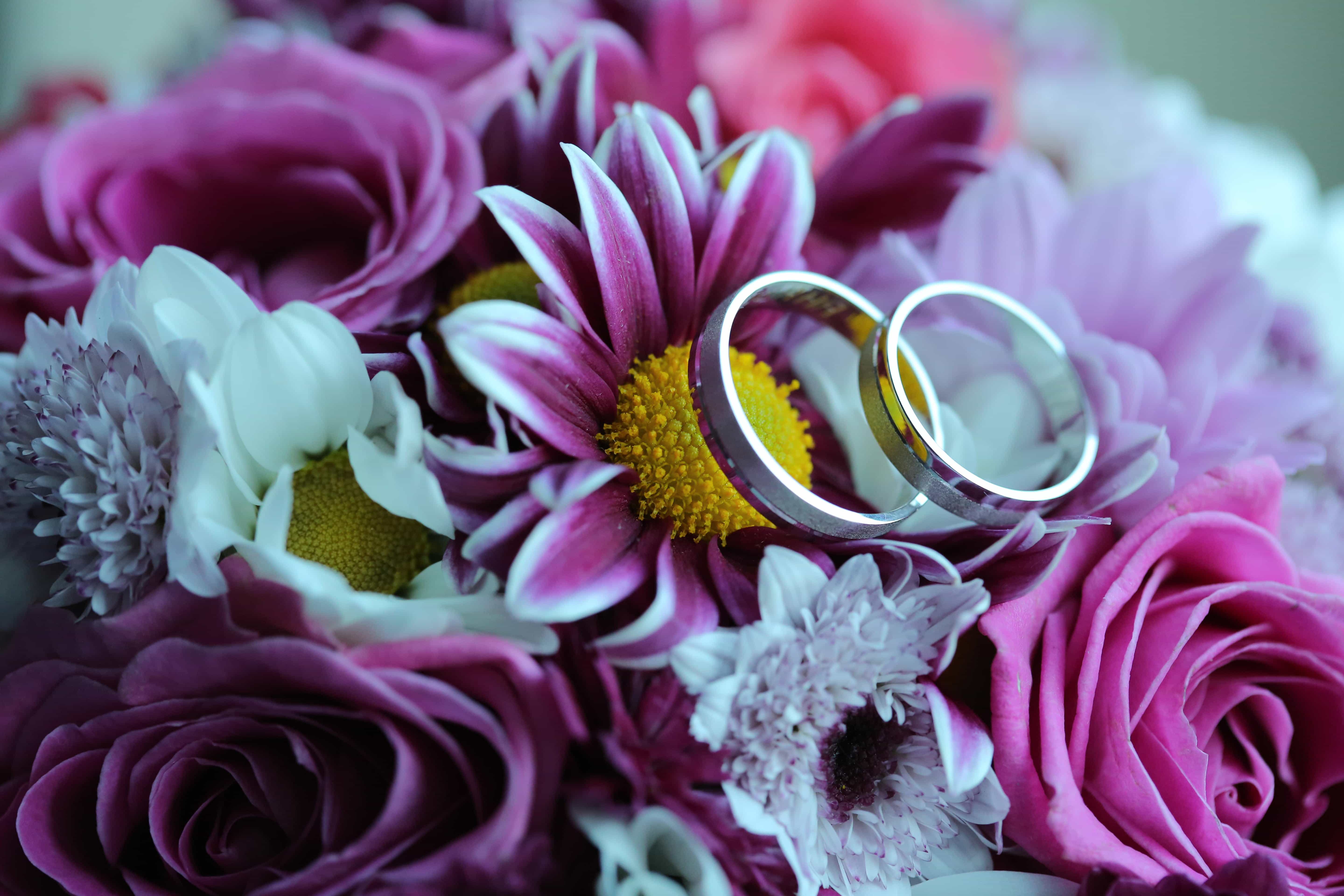 Detail Gambar Bunga Dan Cincin Pernikahan Nomer 35