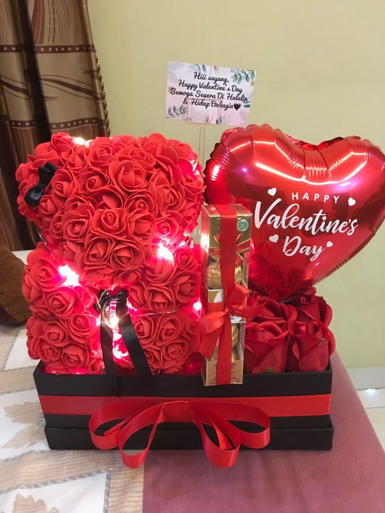 Detail Gambar Bunga Dan Coklat Valentine Nomer 41