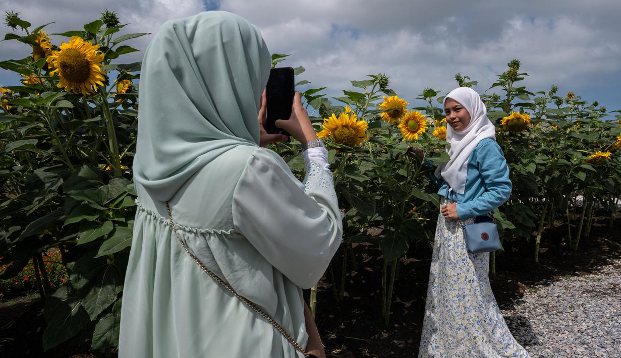 Detail Gambar Bunga Dan Wanita Muslimah Nomer 19