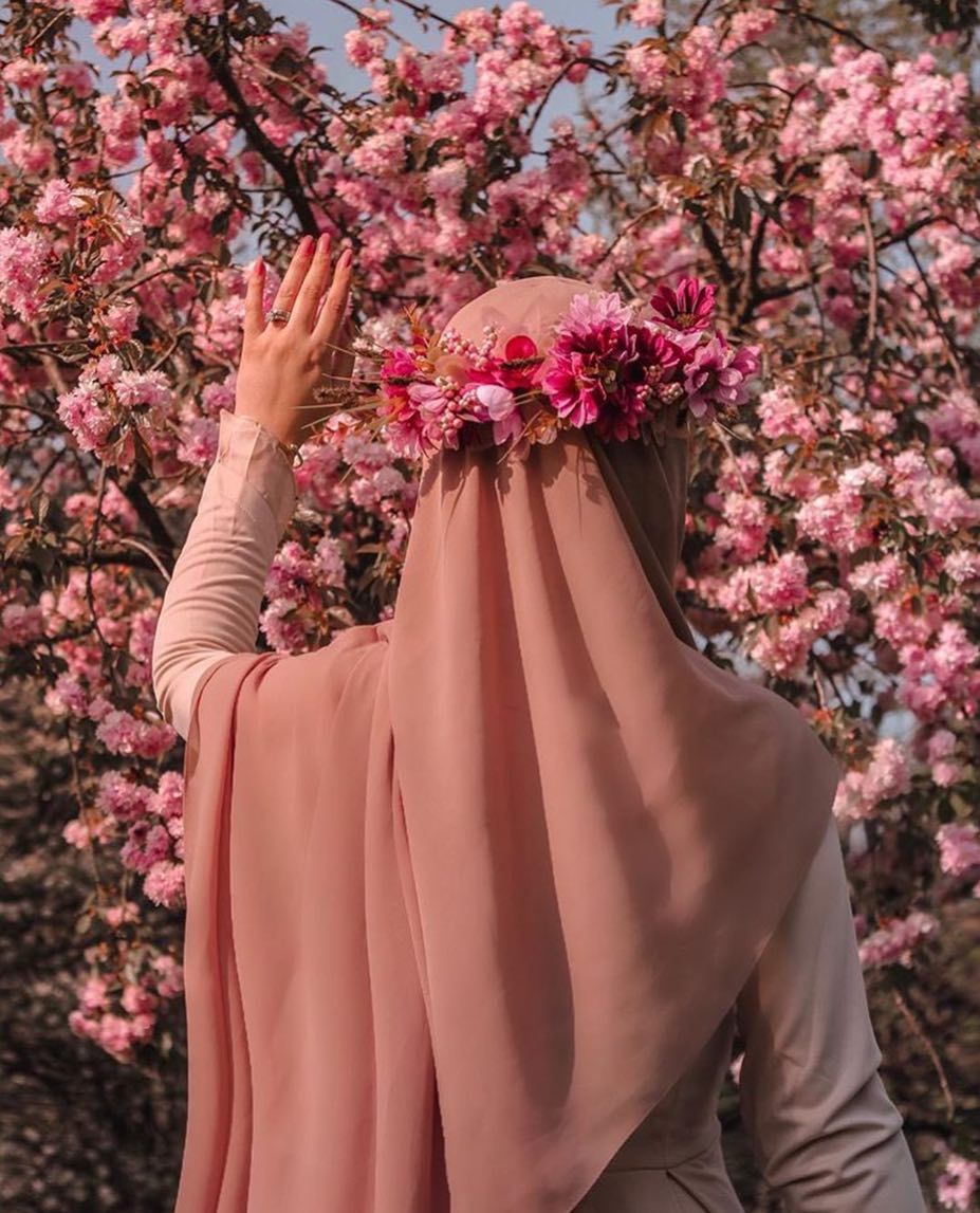 Detail Gambar Bunga Dan Wanita Muslimah Nomer 3