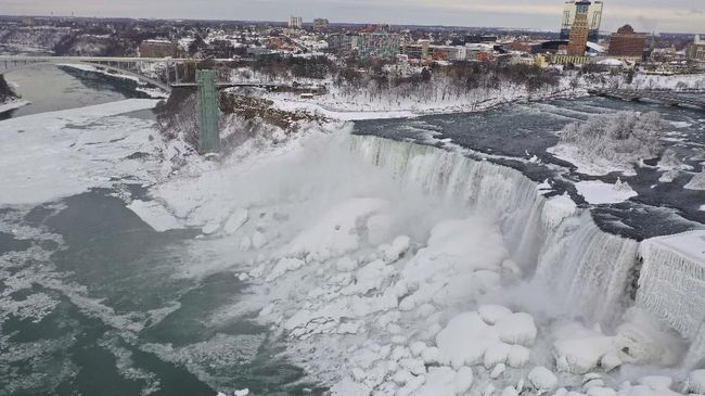 Detail Air Terjun Niagara Beku Nomer 18
