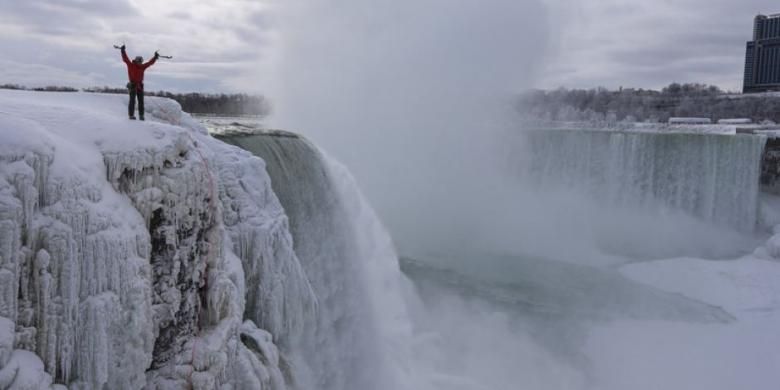 Detail Air Terjun Niagara Beku Nomer 21