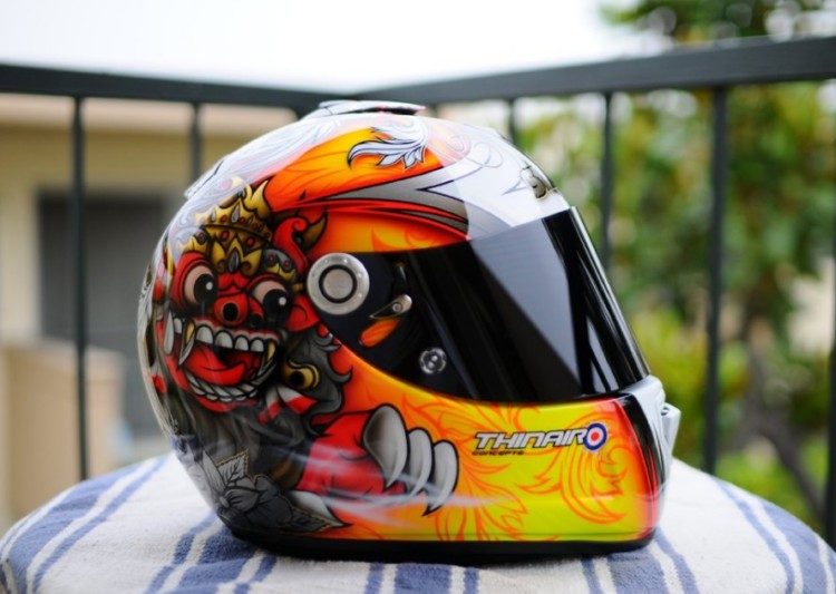 Detail Airbrush Helm Ink Keren Nomer 15