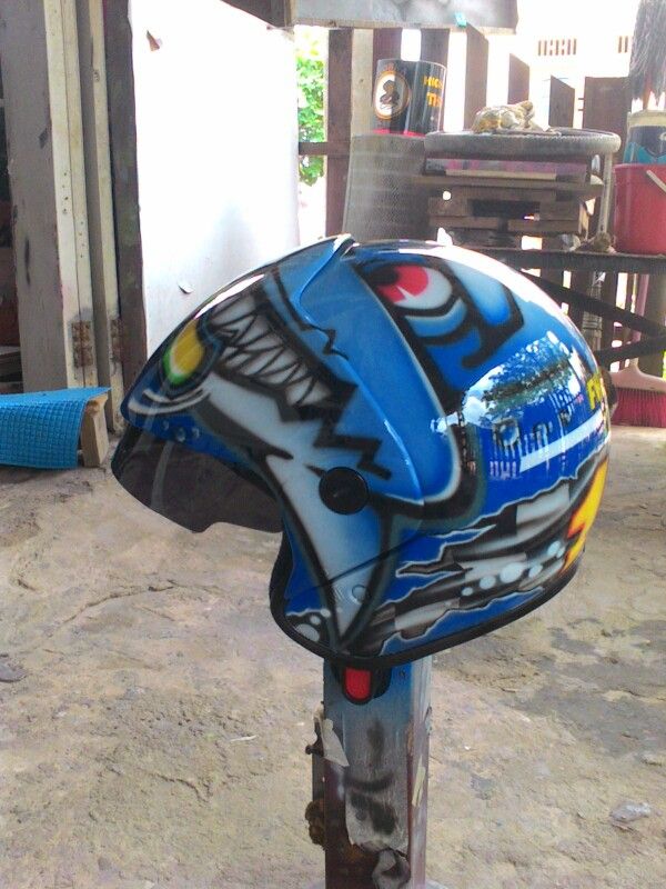 Detail Airbrush Helm Keren Nomer 13
