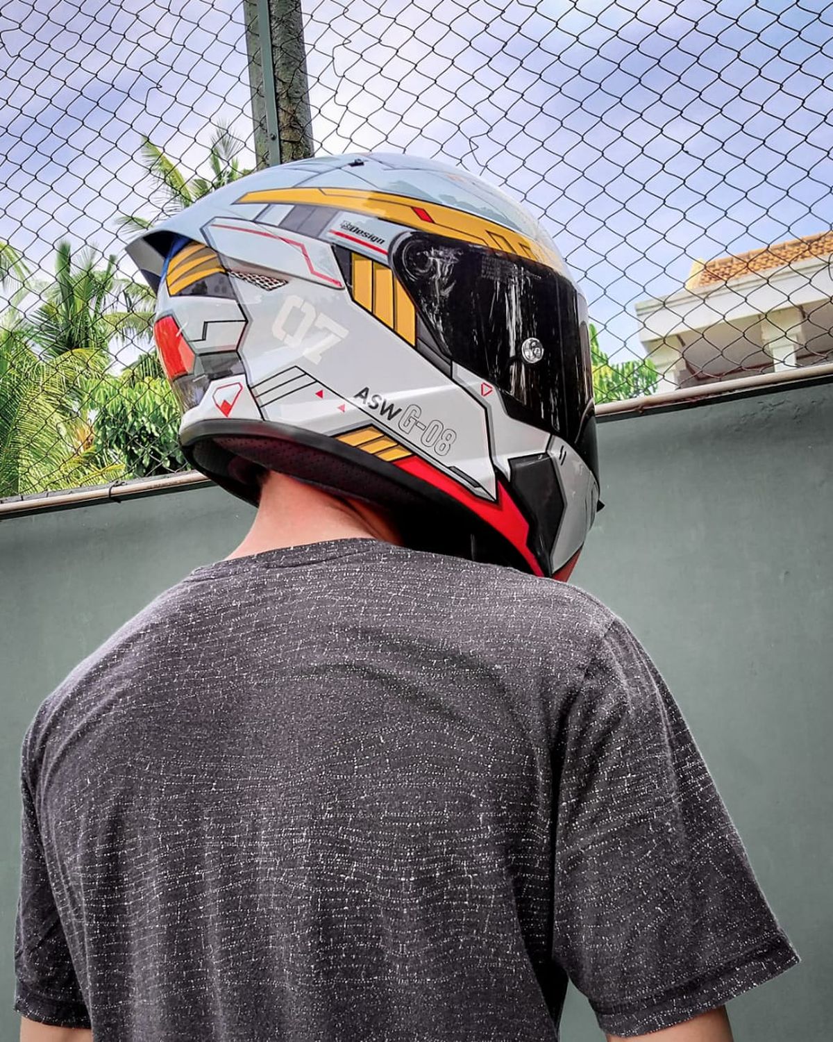 Detail Airbrush Helm Keren Nomer 3