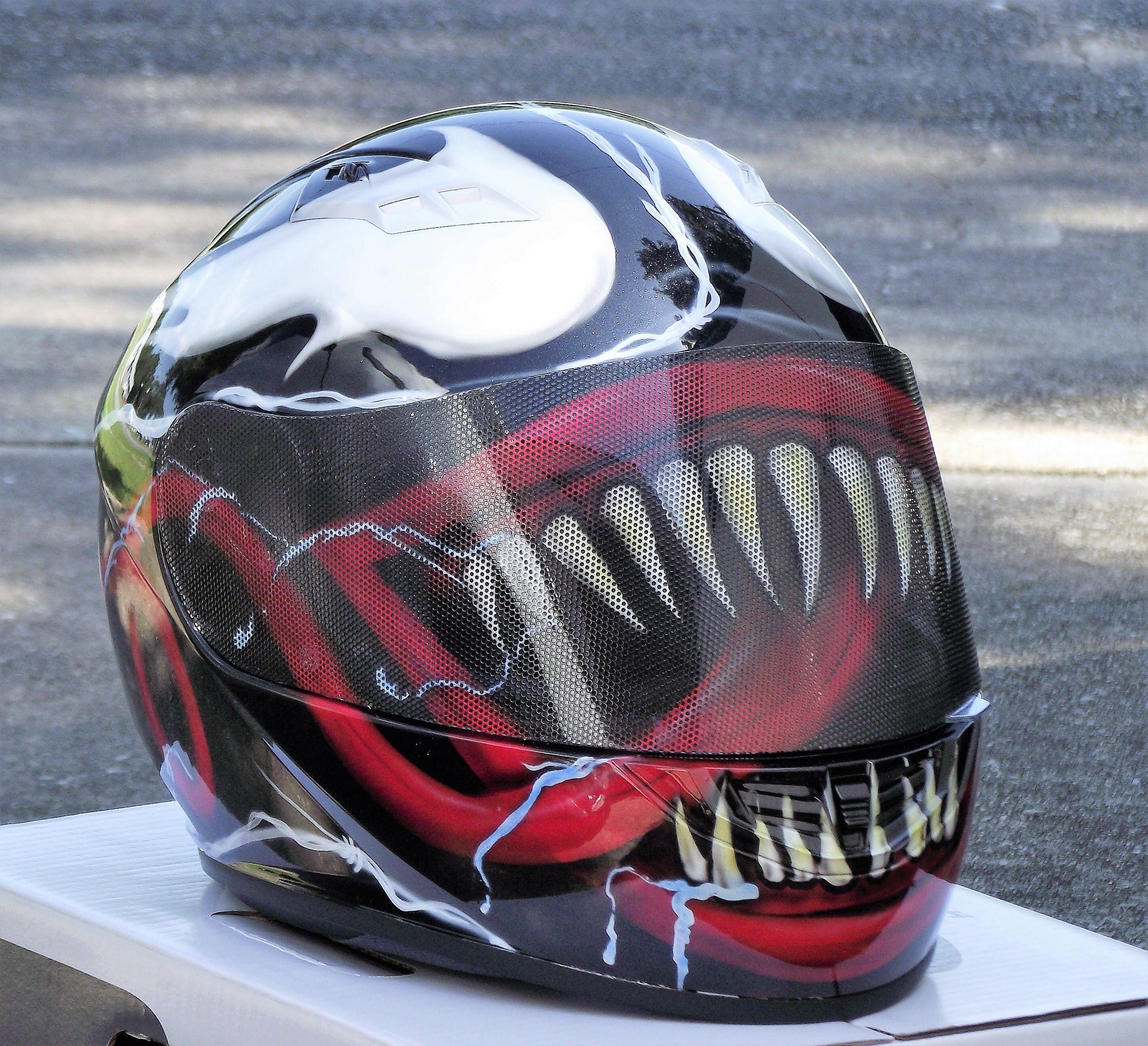 Detail Airbrush Helm Keren Nomer 52