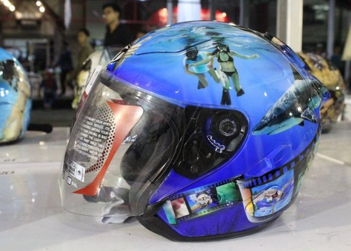 Detail Airbrush Helm Keren Nomer 56