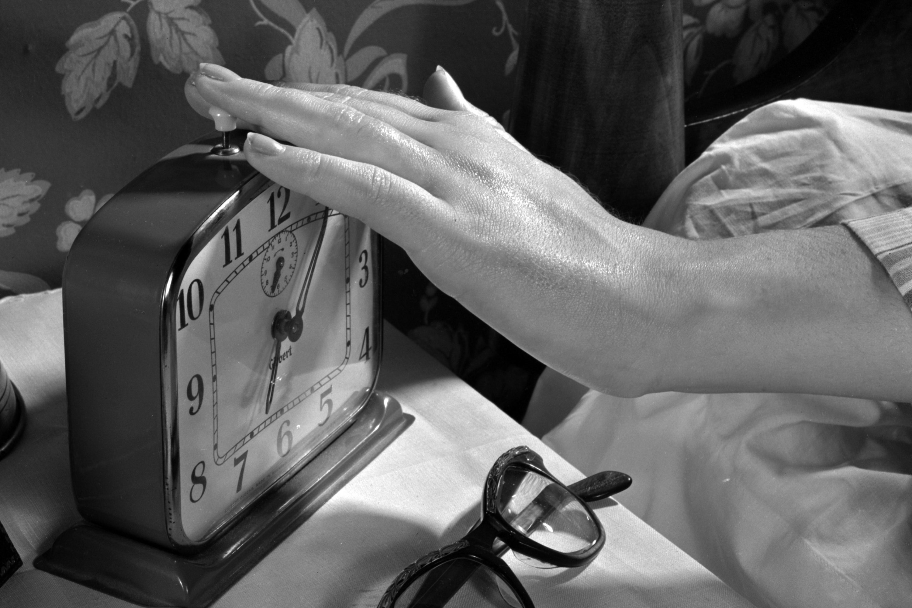 Detail Alarm Clock Image Nomer 26