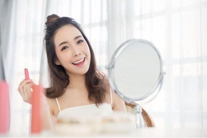 Detail Alat Make Up Yang Bikin Glowing Nomer 55