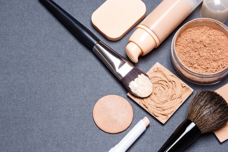 Detail Alat Make Up Yang Bikin Glowing Nomer 9