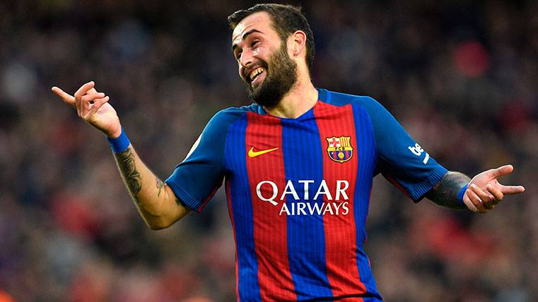 Detail Aleix Vidal Fc Barcelona Nomer 11