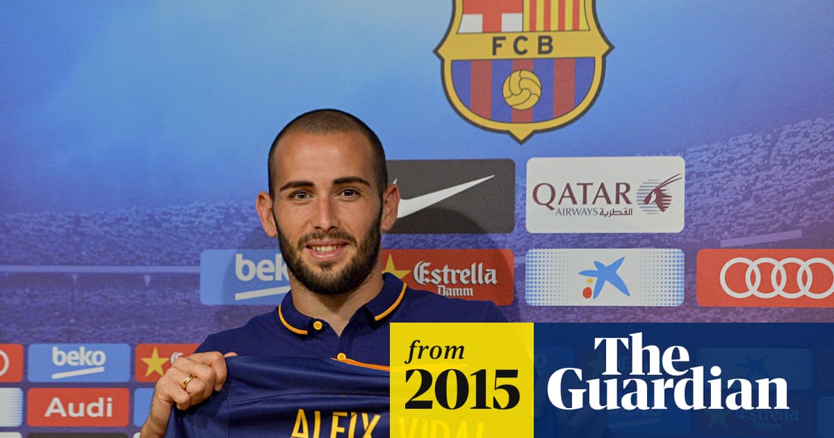 Detail Aleix Vidal Fc Barcelona Nomer 23