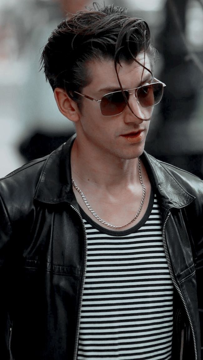 Detail Alex Turner Hairstyle Nomer 14