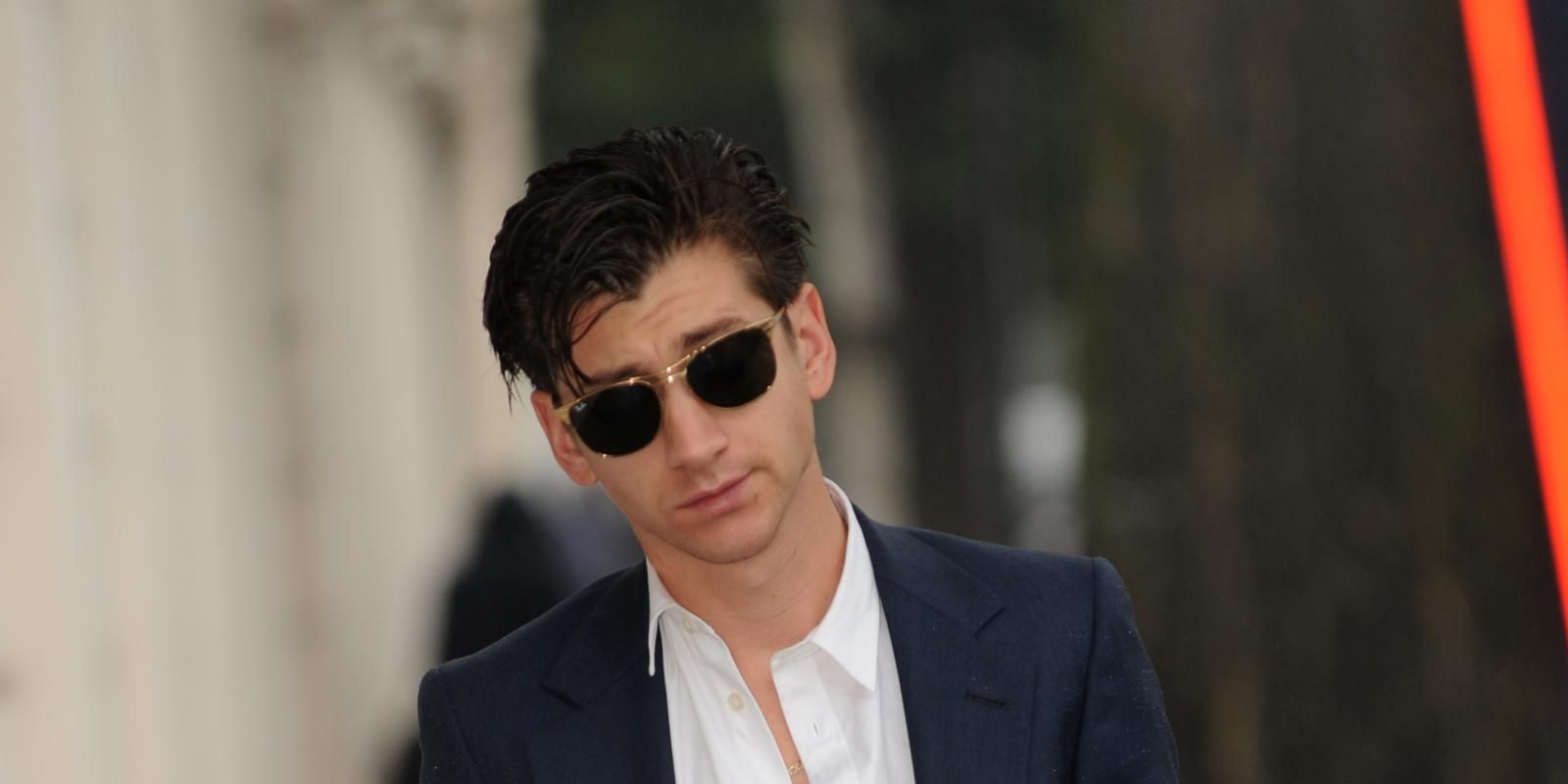 Detail Alex Turner Hairstyle Nomer 9