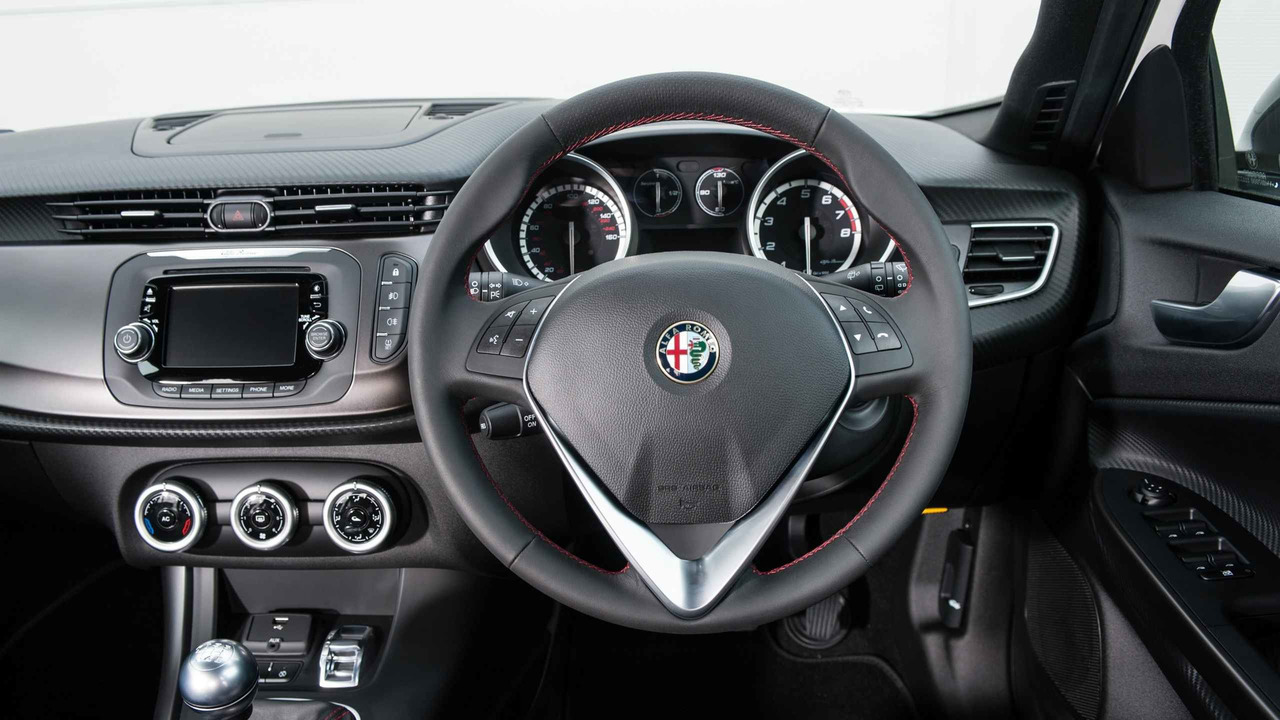 Detail Alfa Romeo Giulietta 2017 Nomer 8