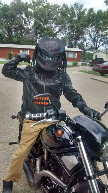 Detail Alien Vs Predator Bike Helmet Nomer 5