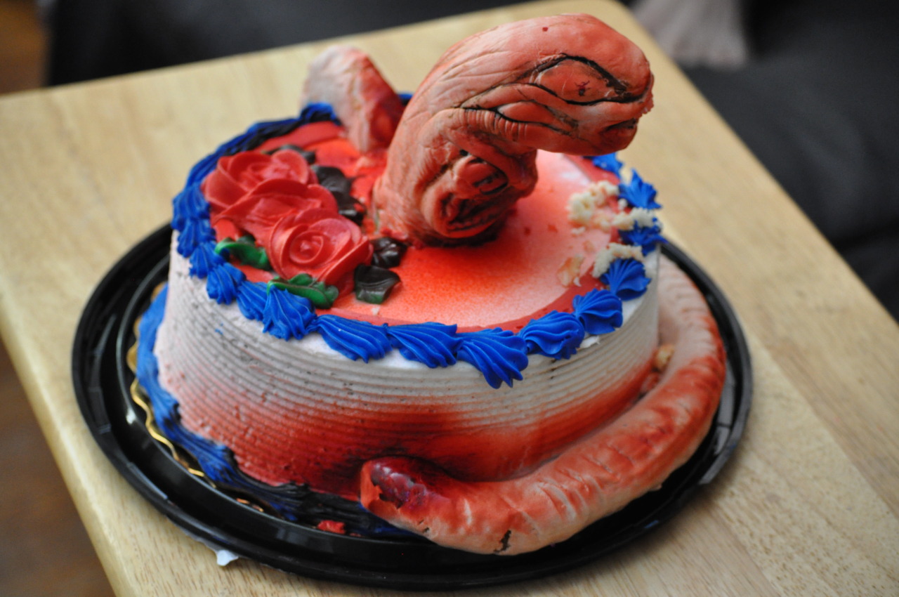 Detail Alien Vs Predator Birthday Cake Nomer 51