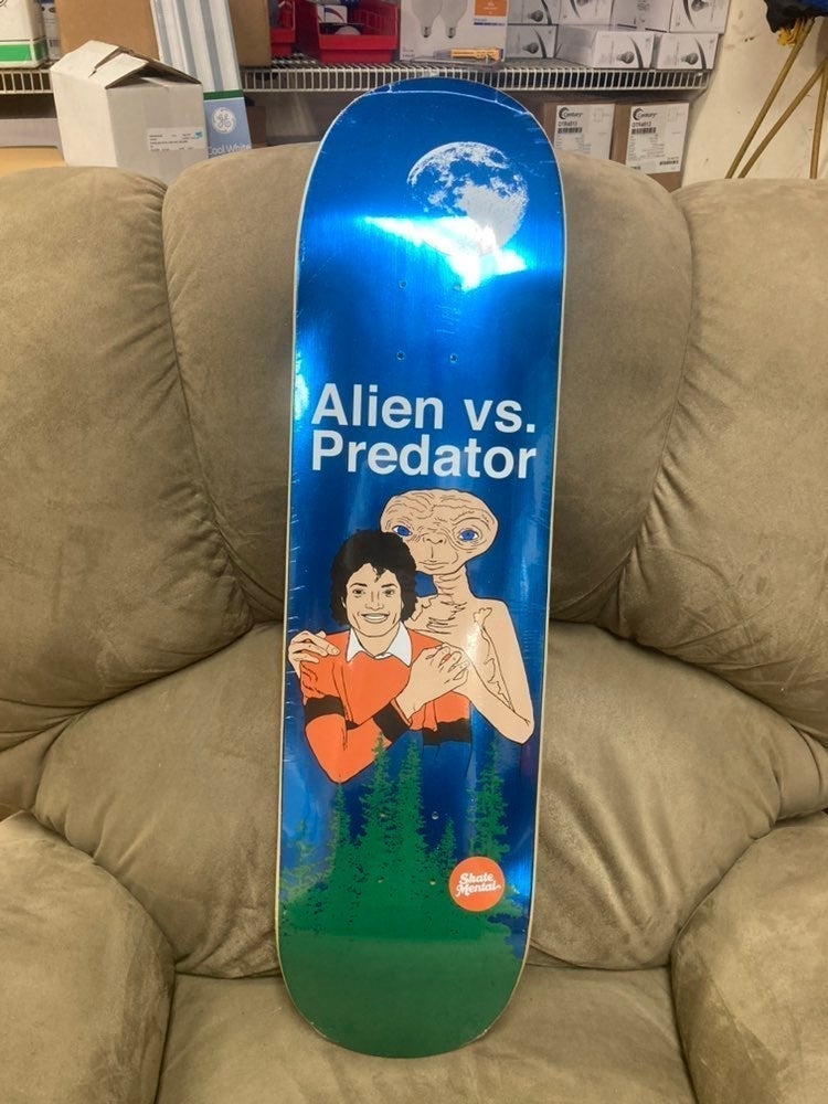 Detail Alien Vs Predator Skateboard Nomer 45