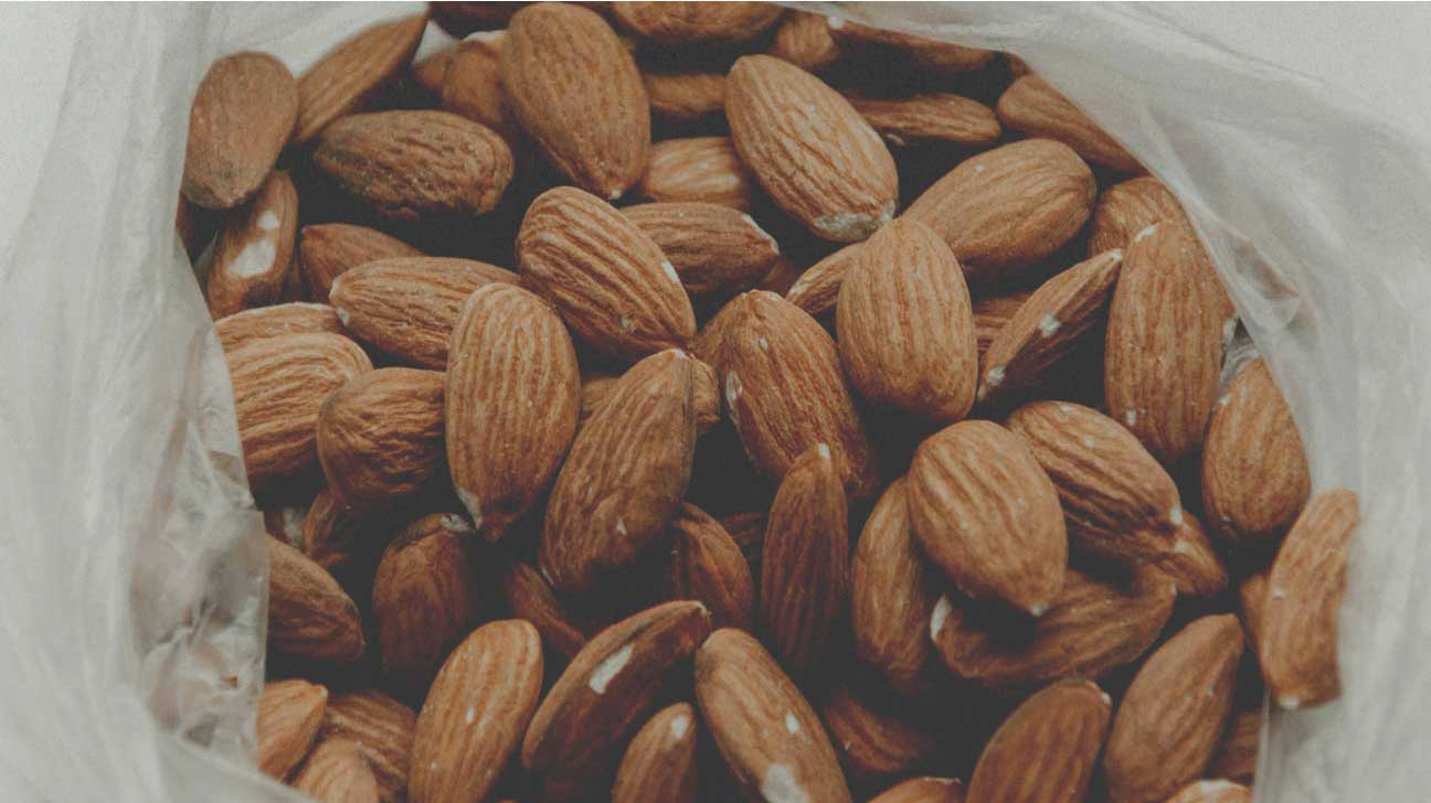 Detail Almond Nuts Pictures Nomer 19