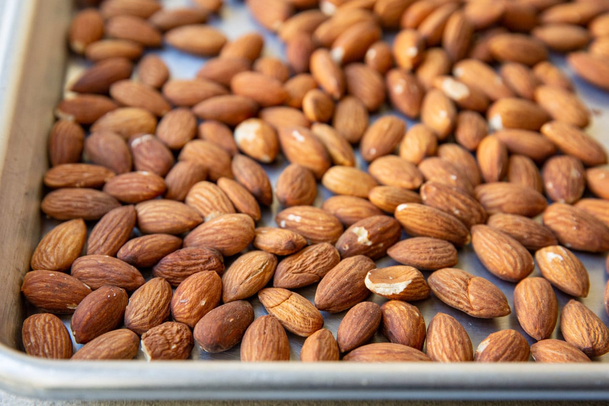 Detail Almond Nuts Pictures Nomer 24