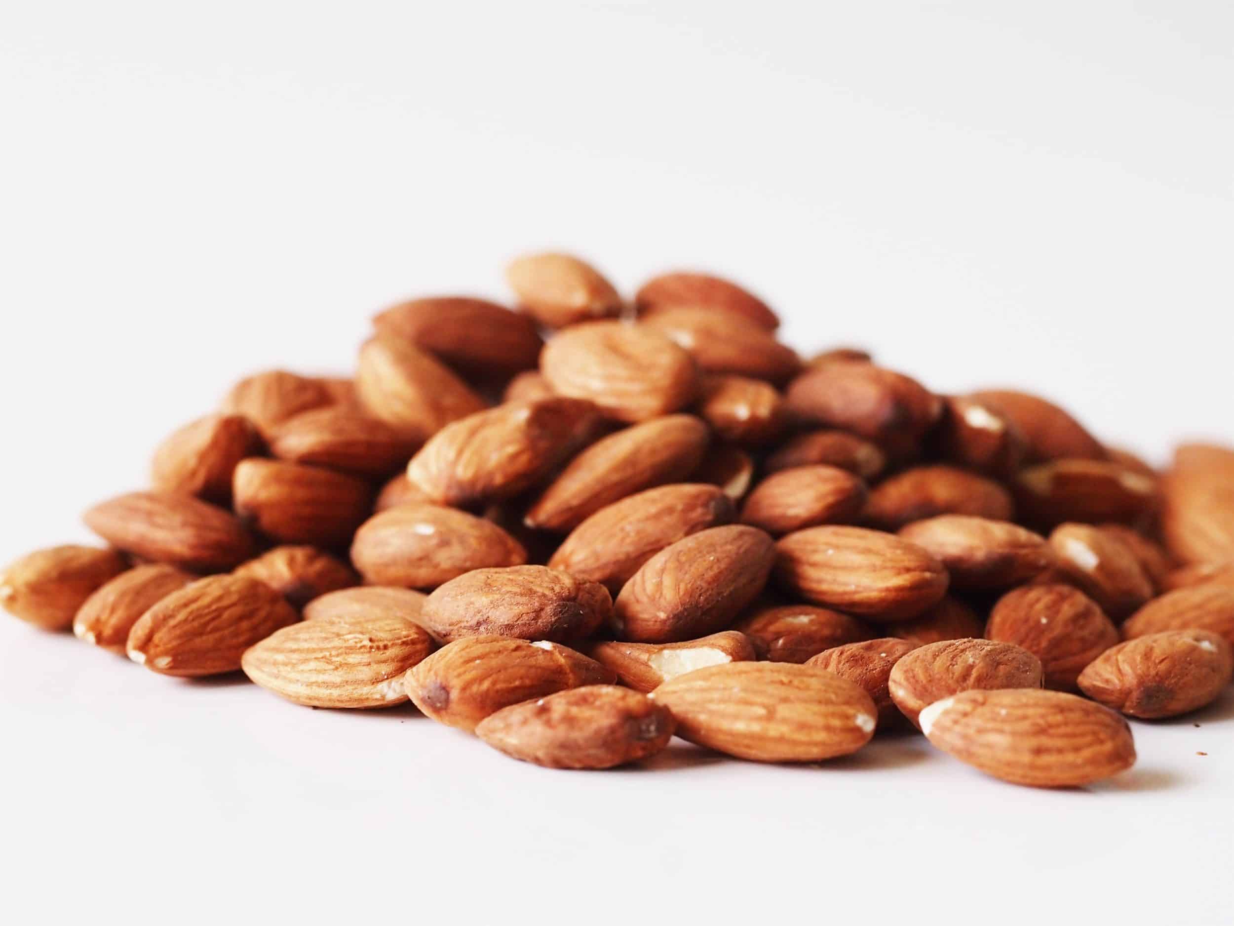 Detail Almond Nuts Pictures Nomer 39