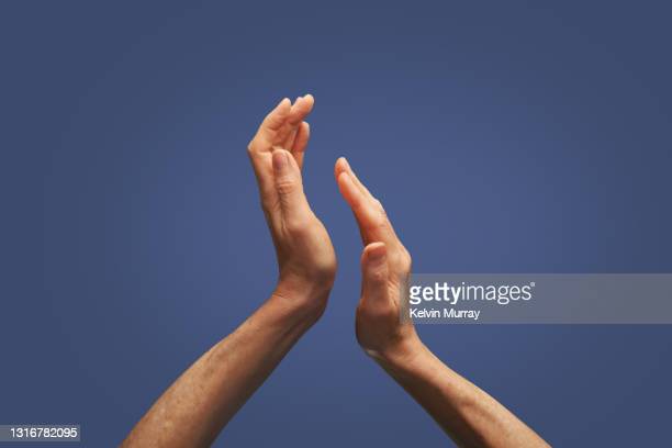 Detail Clapping Hands Pic Nomer 49