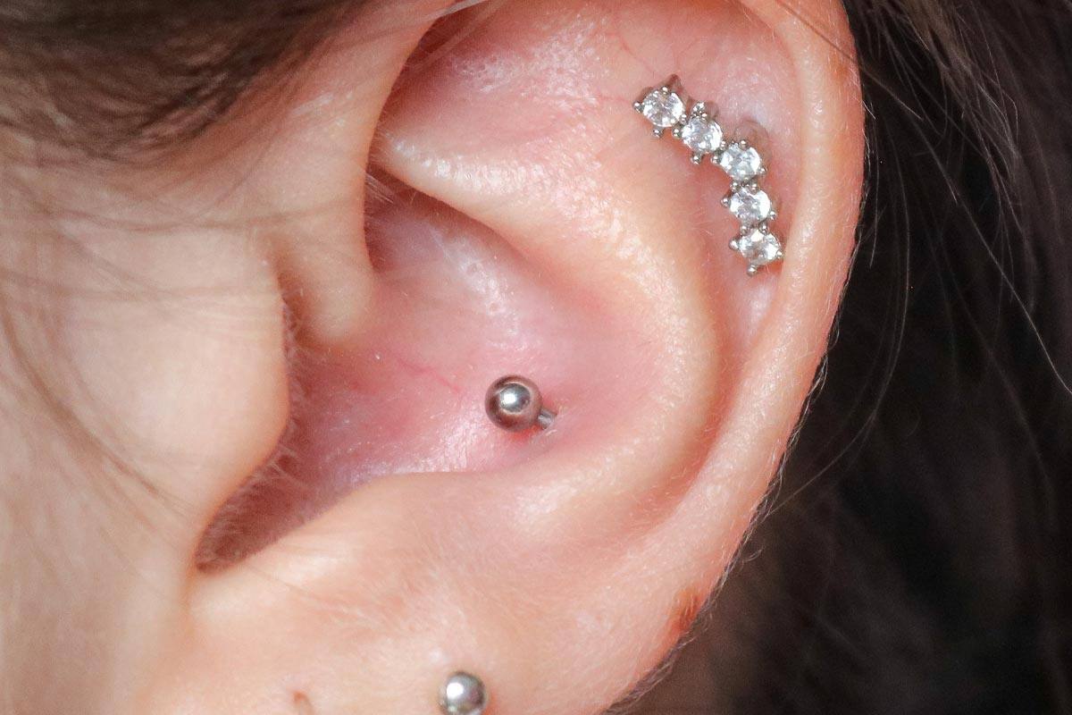 Detail Clear Conch Piercing Nomer 17