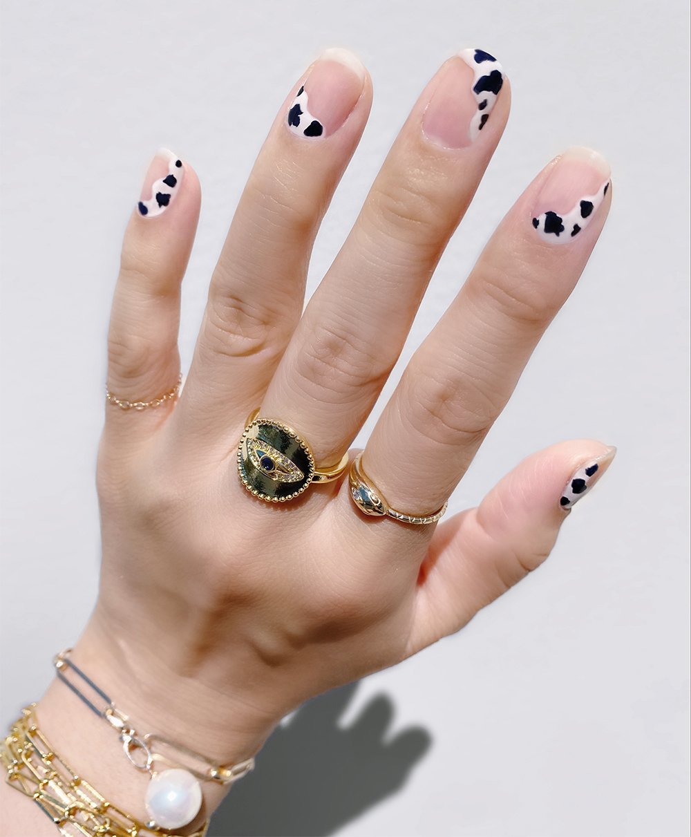 Detail Clear Cow Print Nails Nomer 2