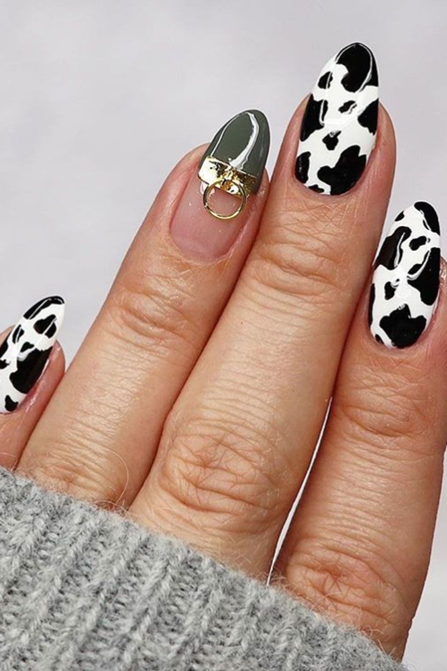 Detail Clear Cow Print Nails Nomer 19