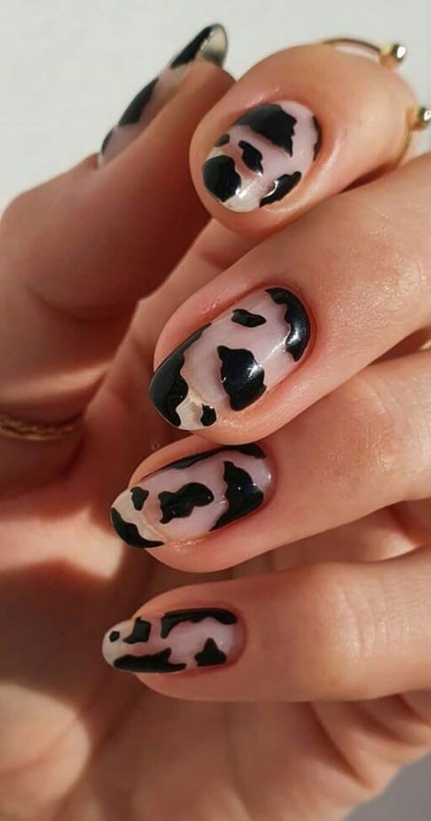 Detail Clear Cow Print Nails Nomer 3