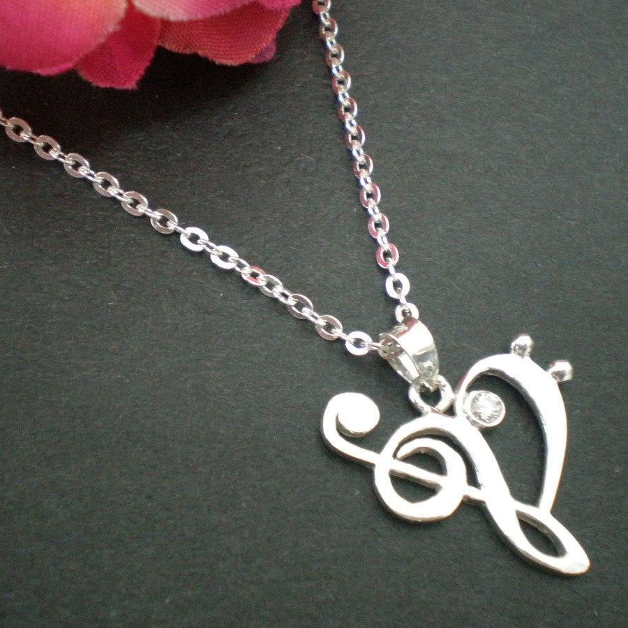 Detail Clef Heart Necklace Nomer 26