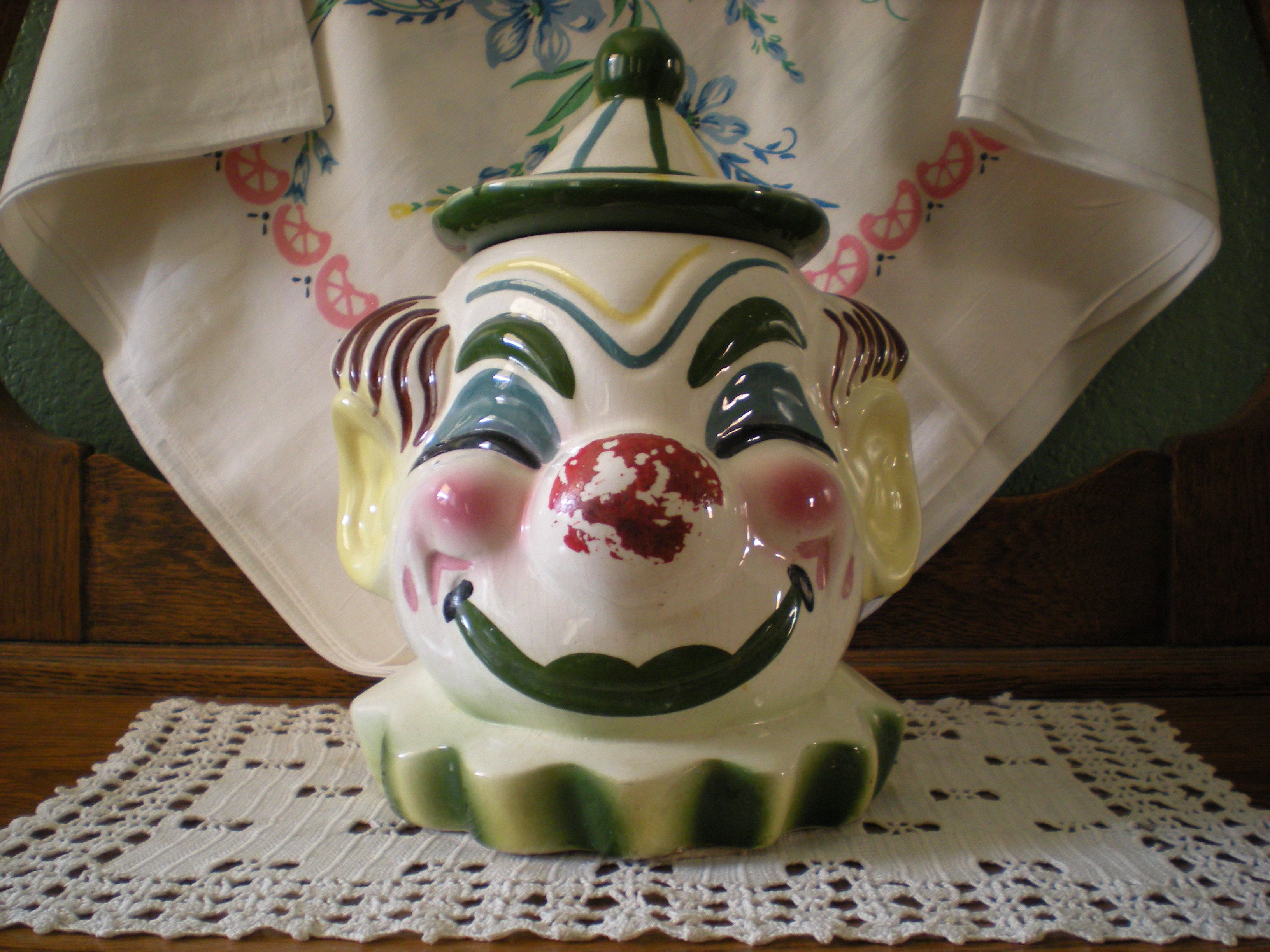 Detail Clown Cookie Jar On Friends Nomer 5