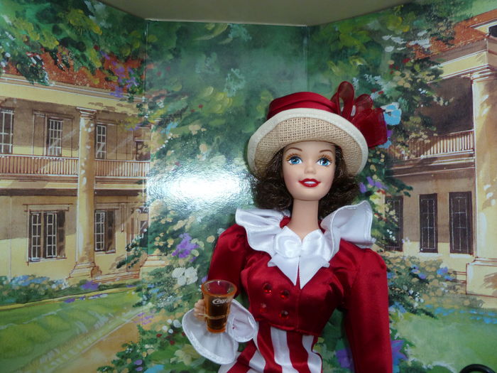 Detail Coca Cola Barbie After The Walk Nomer 52