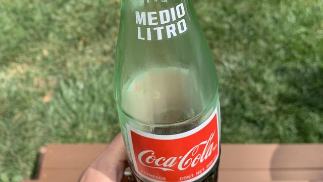 Detail Coca Cola Botol Kaca Nomer 16