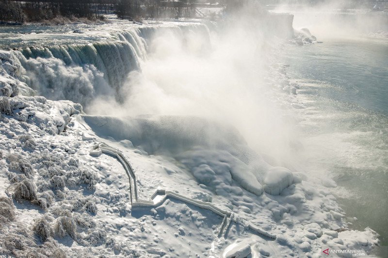 Detail Air Terjun Niagara Membeku Nomer 23