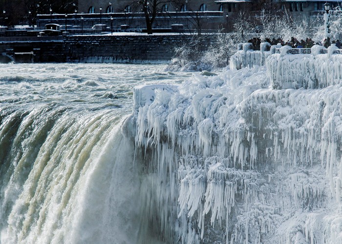 Detail Air Terjun Niagara Membeku Nomer 5