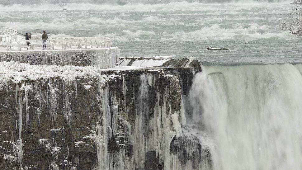 Detail Air Terjun Niagara Membeku Nomer 50