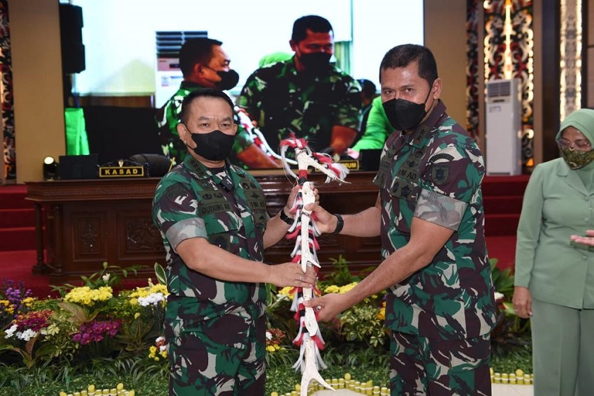 Detail Background Loreng Nkri Nomer 43