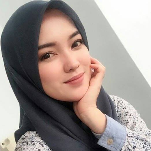 Detail Gambar Awek Bertudung Nomer 20